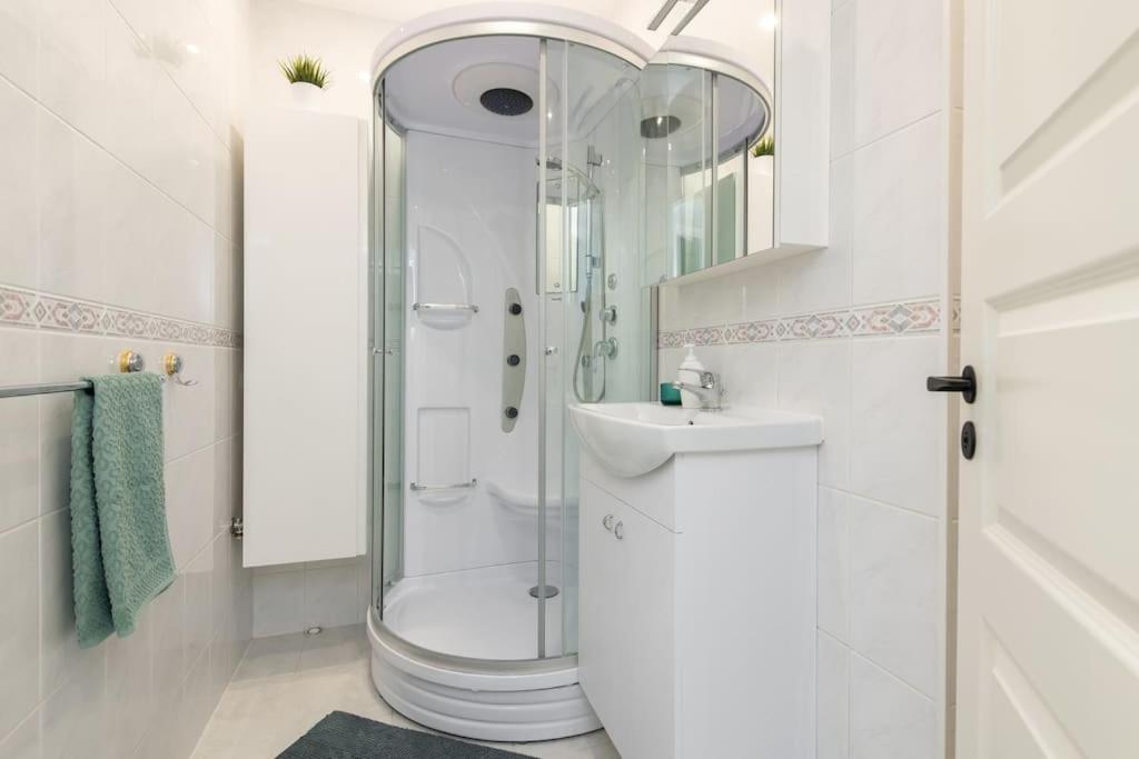 Roosikransi Apartment Tallinn Bagian luar foto